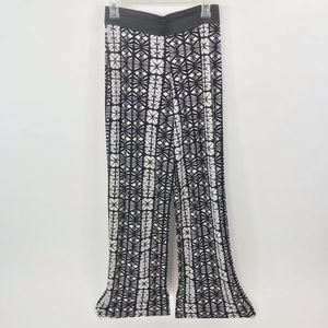 3 for $30 in BUNDLE XS Black White Wide Leg Pull